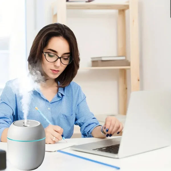 Humidifier with Warm LED Outline – Fresh Air & Relaxing Glow